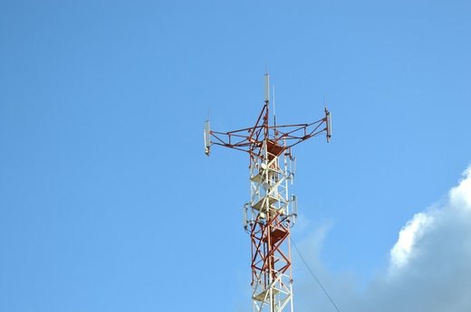 Vodafone vrea să obțină 2,8 miliarde de euro în urma listării diviziei sale de turnuri