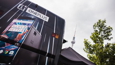 FOTO OnePlus 10 Pro este primul telefon anunțat în 2022