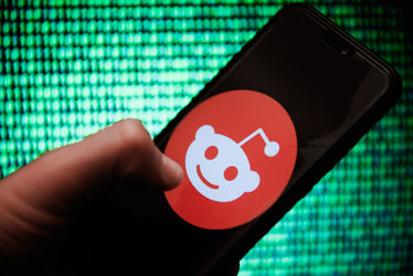 Reddit blochează toate link-urile către presa de stat din Rusia