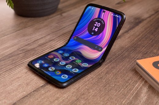 Motorola va lansa smartphone-ul pliabil Razr în Europa