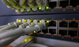 Statul reglementează accesul funcțional la internet fix: Care va fi viteza necesară de transfer a datelor
