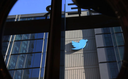 Twitter nu și-a mai plătit chiria. Elon Musk scoate la licitație mobilier de birou și aparate din bucătăria companiei