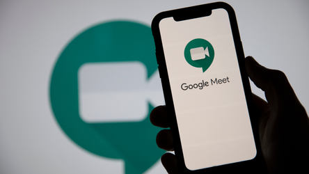 Google Meet lansează fundalurile panoramice