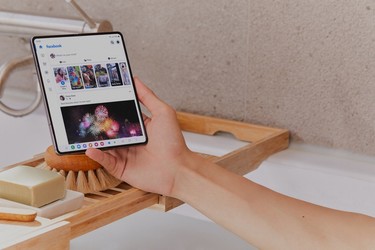 Galaxy Z Fold 5 ar urma să fie mai subțire și mai ușor decât precursorul său. 2023 - anul în care smartphone-urile pliabile iau avânt, cel puțin numeric