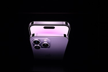 Apple a lansat primul update rapid de securitate