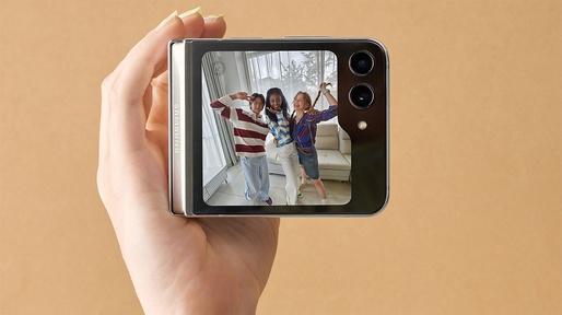 GALERIE FOTO Galaxy Z Flip5, lansat oficial cu un ecran extern mai mare
