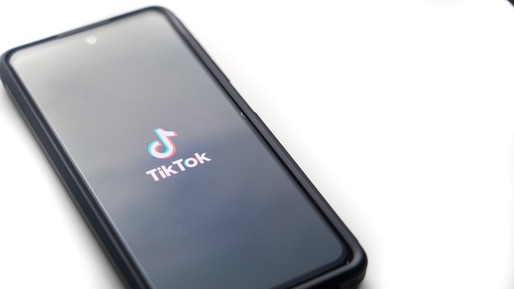 7,4 milioane de români folosesc TikTok în fiecare lună