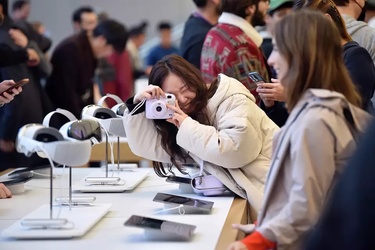 Lansarea Vision Pro a fost lipsită de tradiționalele cozi