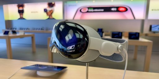 Analist: Vision Pro se vine mai bine decât se aștepta Apple