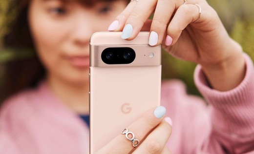 Pixel 8 a fost desemnat cel mai bun smartphone 