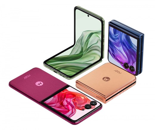 VIDEO Motorola a prezentat noua serie de smartphone-uri pliabile Razr