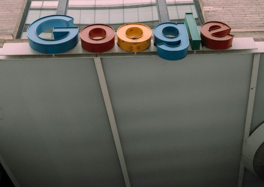 Google testează tehnologia de recunoaștere facială pentru securitatea clădirilor de birouri, începând cu un sediu Alphabet din SUA