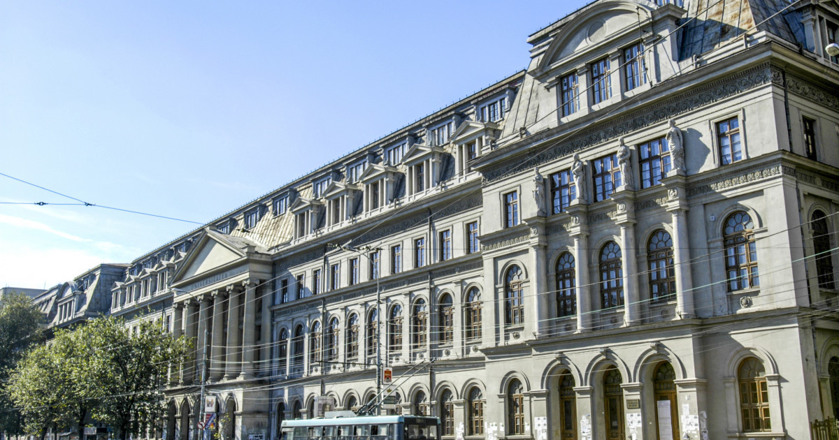 Români care tocmai au cumpărat o firmă de la americani vor amenaja studenților Universității București un spațiu virtual personal