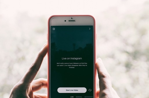 Spania vrea să oblige platformele online și influencerii să publice corecturi la postările cu informații care se dovedesc a fi false