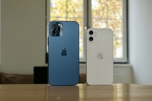 Prețul unui iPhone în SUA ar putea ajunge la 2.300 de dolari din cauza tarifelor impuse de Donald Trump