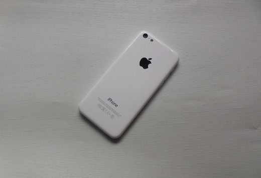 Marea Britanie pierde procesul privind păstrarea secretă a apelului Apple împotriva solicitării de a crea ”o portiță de acces” în iPhone