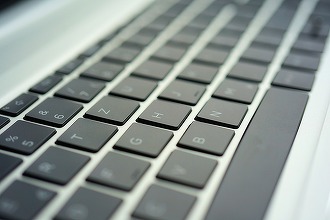 Calculatoarele care folosesc lumină în loc de electricitate, gata de lansare comercială