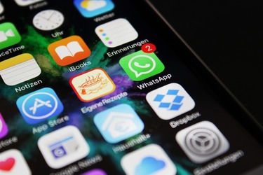 Cum utilizezi funcția de apel video din WhatsApp pentru consultanță și upsell imediat