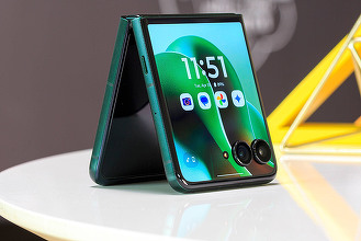 FOTO Motorola a prezentat o nouă serie de smartphone-uri Razr
