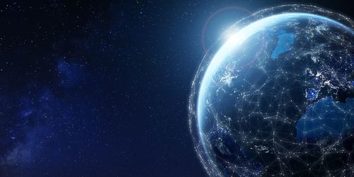 Compania Project Kuiper, deținută de Jeff Bezos, caută să rivalizeze cu SpaceX și lansează sateliți pe orbită pentru a-și crea propriul serviciu de internet