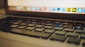 Cum activezi tastatura virtuală în Windows 11 când ai nevoie