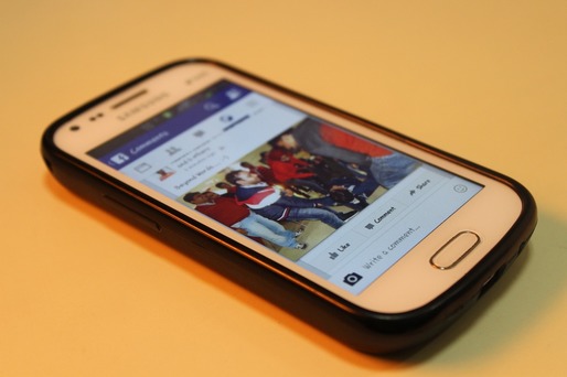 Cum alegi ce tip de reclame vezi în fluxul de Facebook