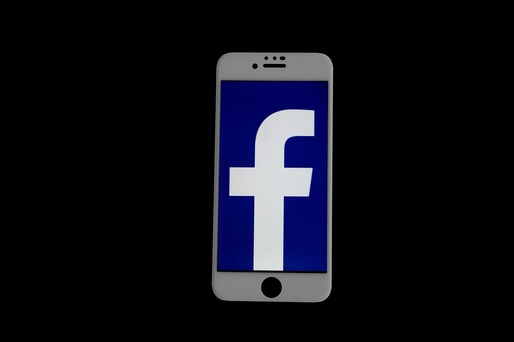 Cum creezi postări cu fundaluri și efecte speciale pe Facebook
