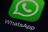 Cum folosești reacțiile rapide (emoji) pentru a stârni implicarea comunității în WhatsApp 