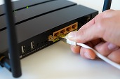 Donald Trump poate deconecta oricând internetul, iar Europa nu poate face nimic în această privință