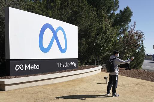 Meta l-a recrutat pe șeful modelelor lingvistice de la Apple