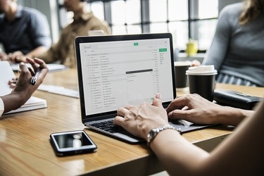 DOCUMENT Nouă oferte pentru dotarea angajaților Inspecției Muncii cu telefoane și laptopuri