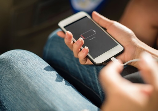 Cum verifici starea bateriei și calibrezi acumulatorul pe Android 15