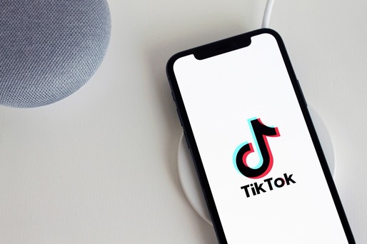 Cum creezi playlisturi TikTok pe Android pentru a-ți organiza clipurile