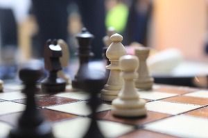 OpenAI l-a învins pe Grok, creat de Elon Musk, la un turneu de șah pentru AI