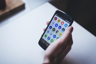 Cum clonezi o aplicație pe Android pentru a folosi două conturi simultan
