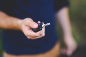 Cum îți folosești telefonul Android drept cheie digitală pentru mașină