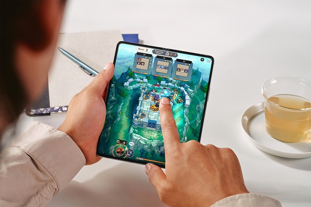折り畳み式のスマートフォンのヨーロッパ市場は成長しますが、それでも非常に小さいです