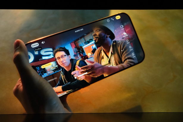 iPhone Fold ar putea fi lipsit de Face ID