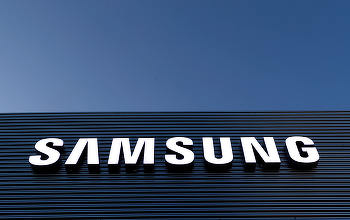 Samsung se pregătește să lanseze primul smartphone care se pliază în trei