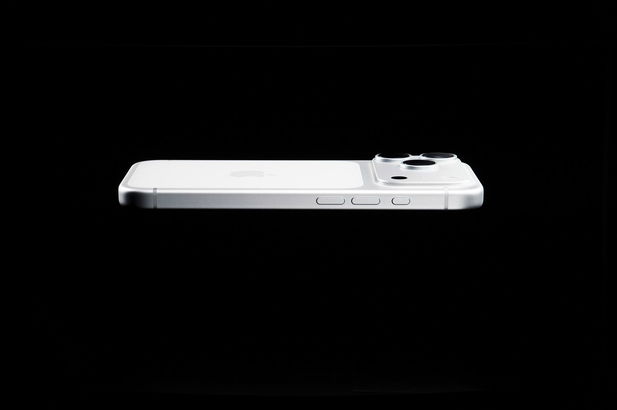 Apple extinde cu încă un an accesul la comunicarea gratuită prin satelit