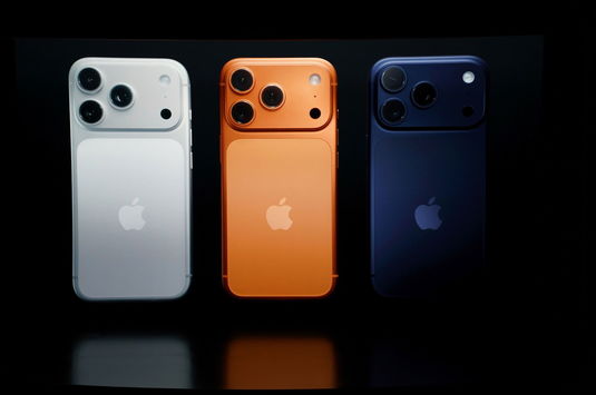Precomenzi-record la iPhone 17 în China