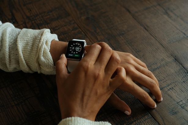 Sideload de aplicații pe Wear OS: când merită și cum o faci în siguranță