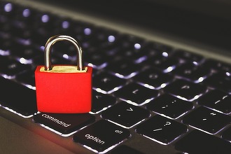 Accesarea site-urilor cu conținut sexual explicit doar cu identificare exactă a utilizatorilor - respinsă de senatori 