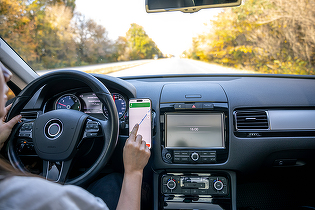 Cum marchezi locul de parcare și îl partajezi din Android Auto