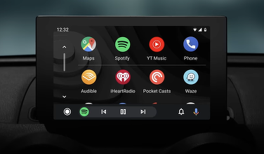 Cum personalizezi aplicațiile și modul întunecat pe Android Auto