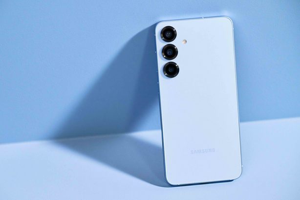 Un smartphone Samsung a explodat FOTO