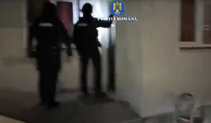 Persoane înșelate cu mesaje din partea ''fiului'' sau ''fiicei'' VIDEO