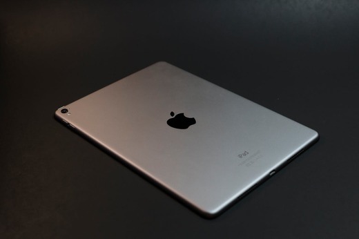 Control parental pe Mac: cum securizezi conturile copiilor și previi instalările riscante