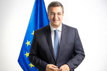 VIDEO Apostolos Tzitzikostas, comisar european: Conflictul din Orientul Mijlociu și războiul din Ucraina schimbă paradigma în ceea ce privește lanțurile de aprovizionare - Conferința The Economist, cu Profit.ro partener