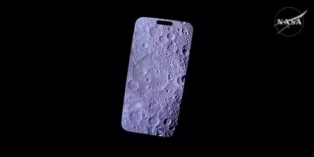 Astronauții misiunii Artemis II au fotografiat Luna cu cel mai nou iPhone 